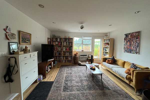 House sit in Brooklyn, NY, US